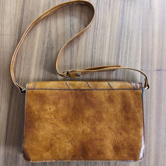 Vintage 70s Cognac & Gold "The Cambridge"Faux Leather Shoulder / Crossbody Bag - Picture 10 of 10